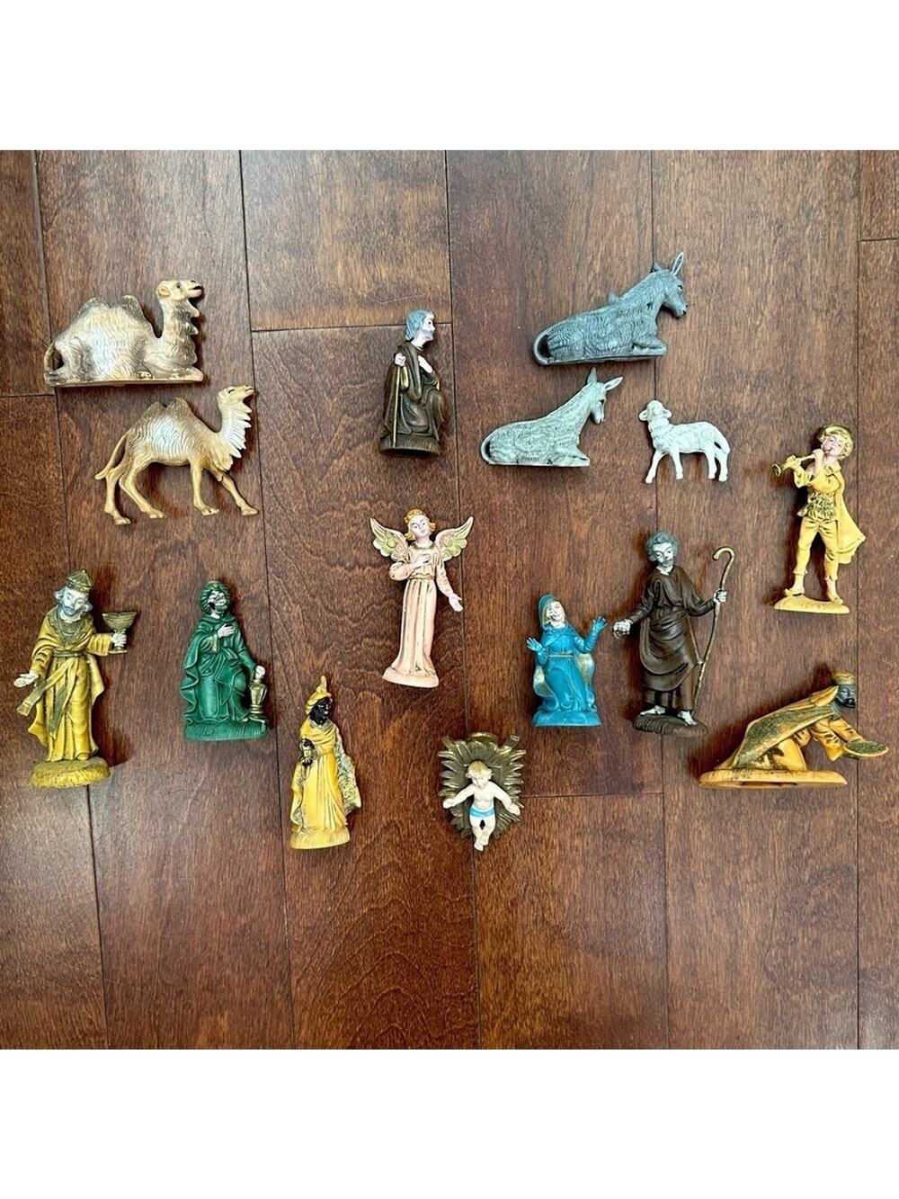 Vintage Italian Nativity Scene Figurines, Set of 15 Pieces, Colorful Plastic